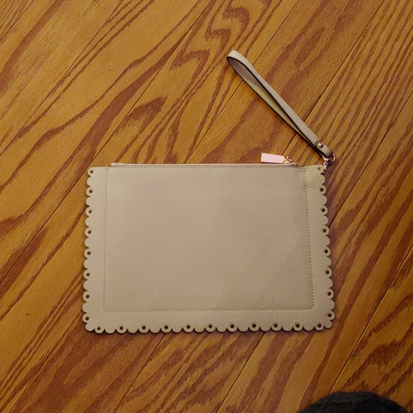 Wristlet - Picture 2 of 6